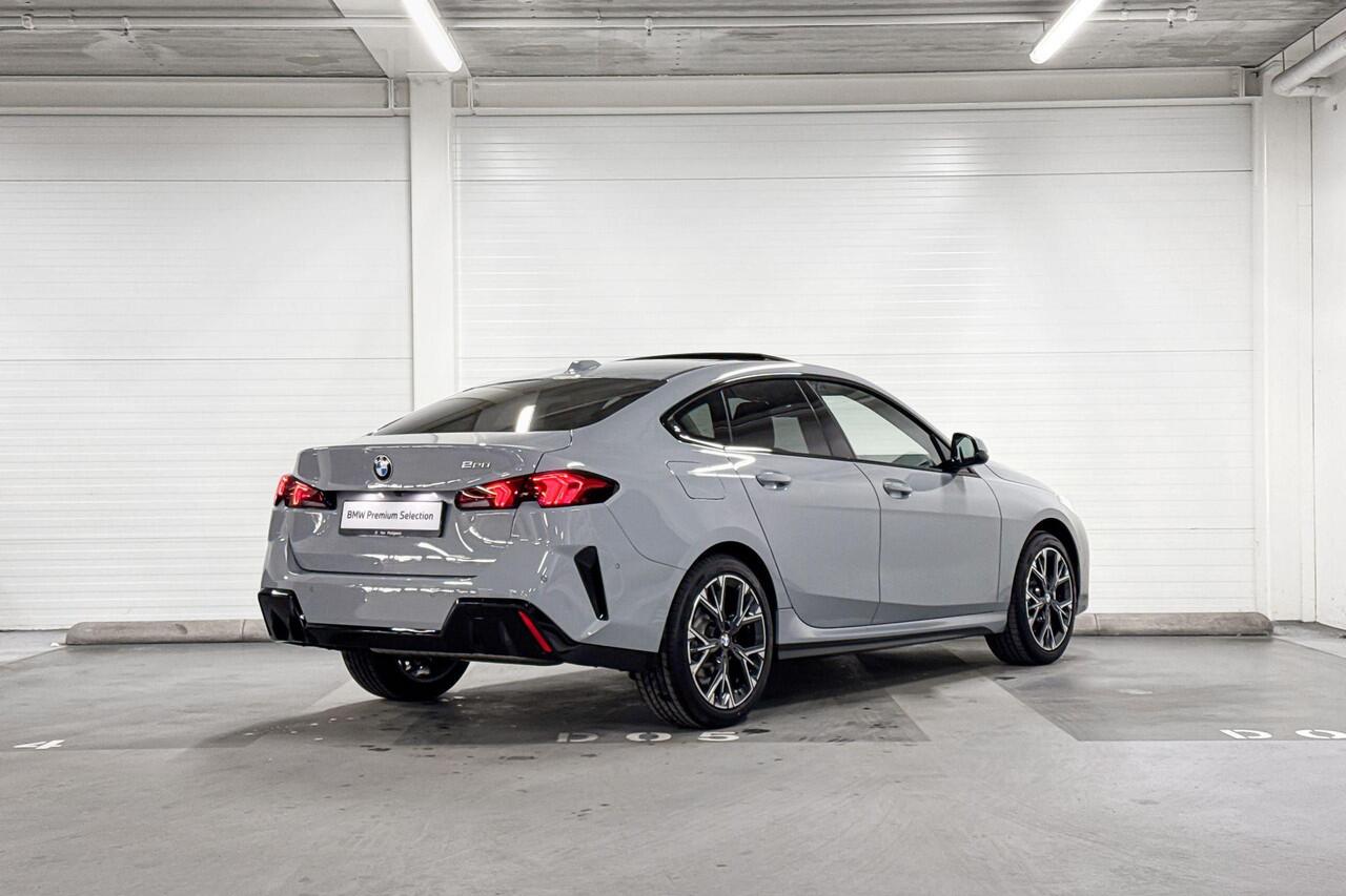 BMW 2-SERIE Gran Coupé 220 | M-Sport Design | Driving Assistant | Harman/Kardon | Panoramadak