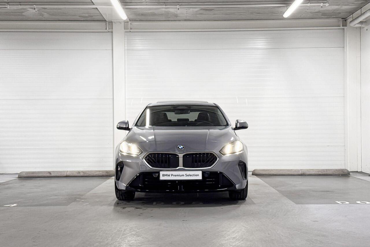 BMW 2-SERIE Gran Coupé 220 | M-Sport Design | Driving Assistant | Harman/Kardon | Panoramadak