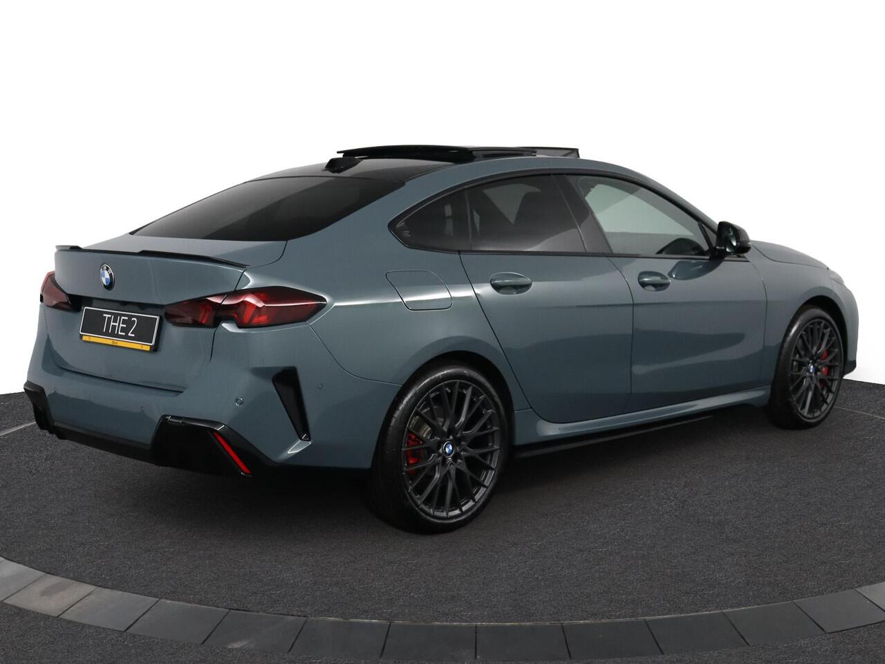 BMW 2-SERIE 220 Gran Coupé | M Sportpakket Pro | Innovation Package | Panoramadak | Driving Assistant Plus | Harman Kardon