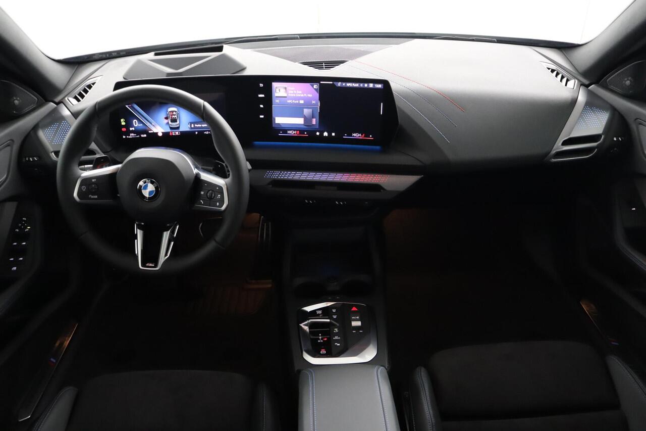 BMW 2-SERIE 220 Gran Coupé | M Sportpakket Pro | Innovation Package | Panoramadak | Driving Assistant Plus | Harman Kardon