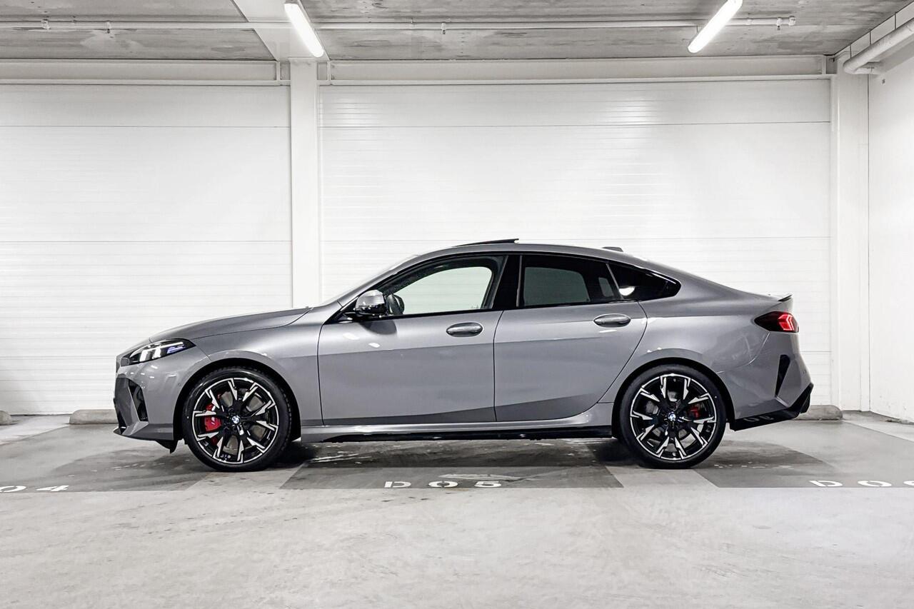 BMW 2-SERIE Gran Coupé 220 | M-Sport Pro | Premium Pack | Driving Assistant | Panoramadak | Comfort Access