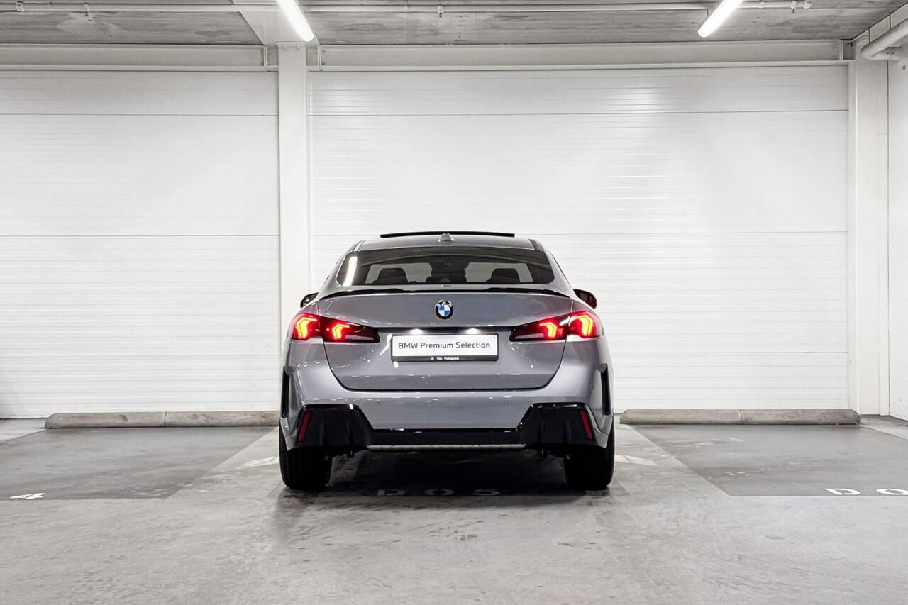 BMW 2-SERIE Gran Coupé 220 | M-Sport Pro | Premium Pack | Driving Assistant | Panoramadak | Comfort Access