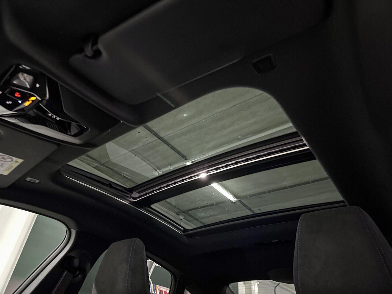 BMW 2-SERIE Gran Coupé 220 | M-Sport Pro | Premium Pack | Driving Assistant | Panoramadak | Comfort Access