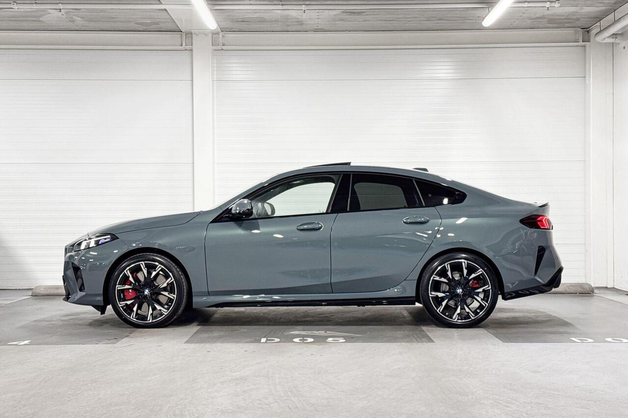 BMW 2-SERIE Gran Coupé 220 | M-Sport Pro | Premium Pack | Driving Assistant | Panoramadak | Comfort Access