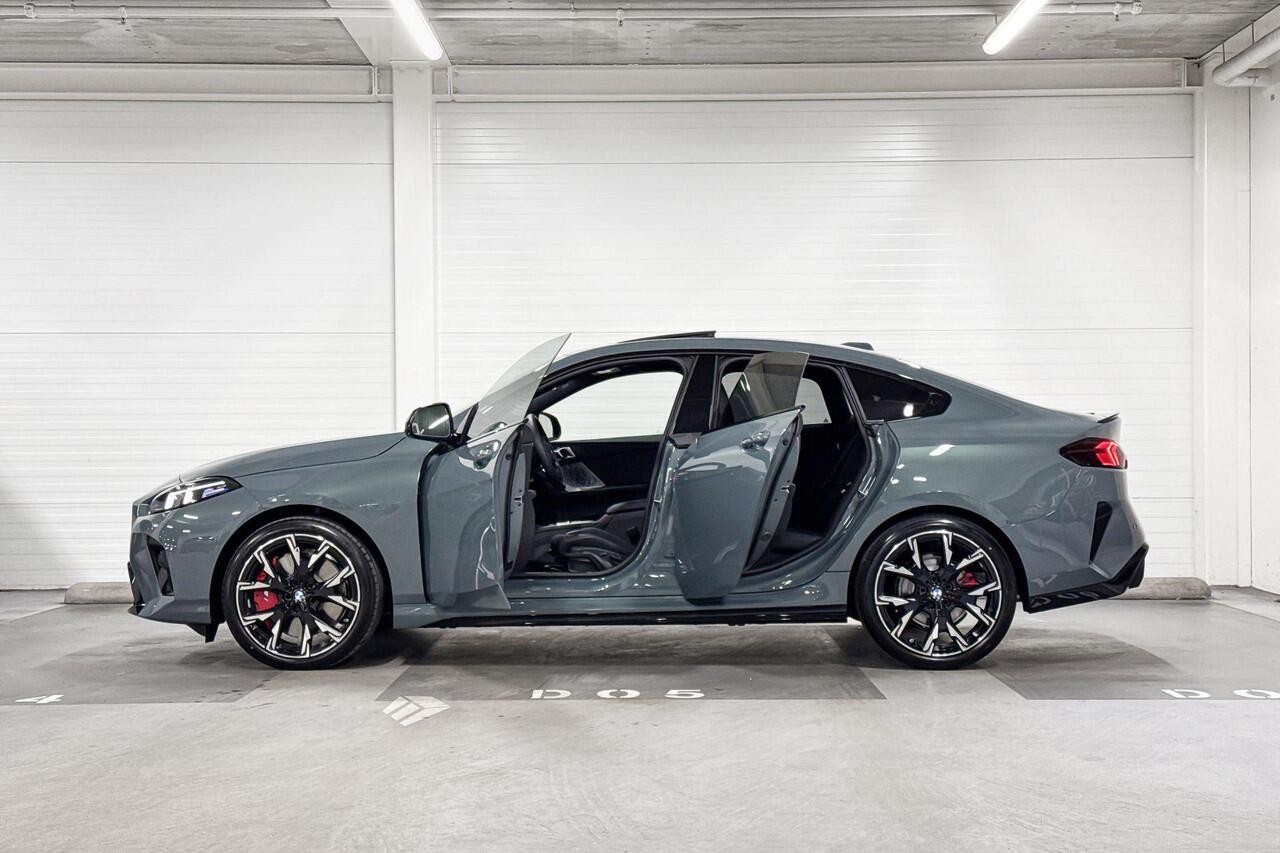 BMW 2-SERIE Gran Coupé 220 | M-Sport Pro | Premium Pack | Driving Assistant | Panoramadak | Comfort Access