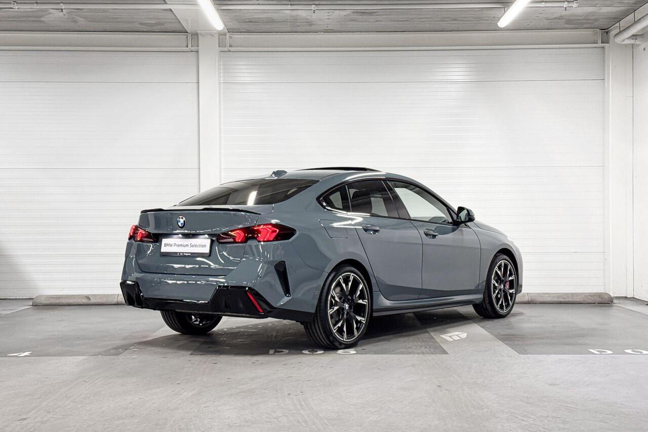 BMW 2-SERIE Gran Coupé 220 | M-Sport Pro | Premium Pack | Driving Assistant | Panoramadak | Comfort Access