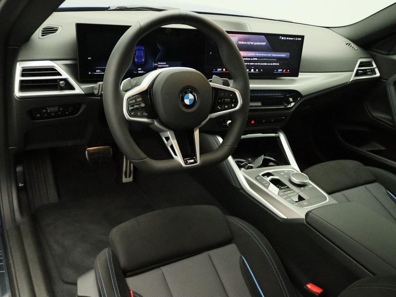 BMW 2-SERIE Coupé 218i M Sportpakket Pro | Premium Pack | Stuurwielrand Verwarmd | Achteruitrijcamera | Parking Assistant | HiFi | 19''