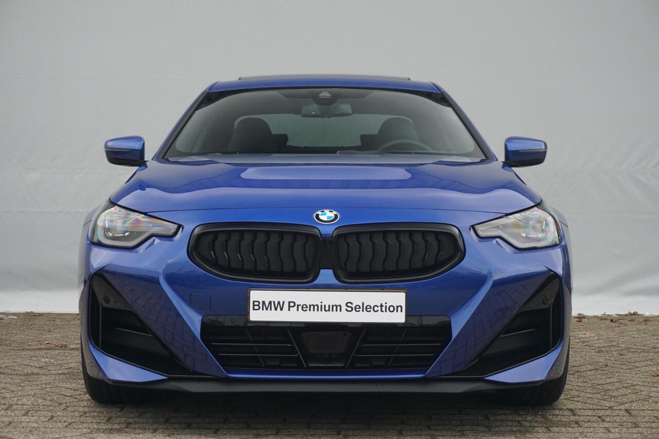BMW 2-SERIE Coupé 220i M Sportpakket Pro 20'' / Harman Kardon / M Sportstoelen / Schuif-/kanteldak / Stuurwielrand verwarmd / Ekris Selection