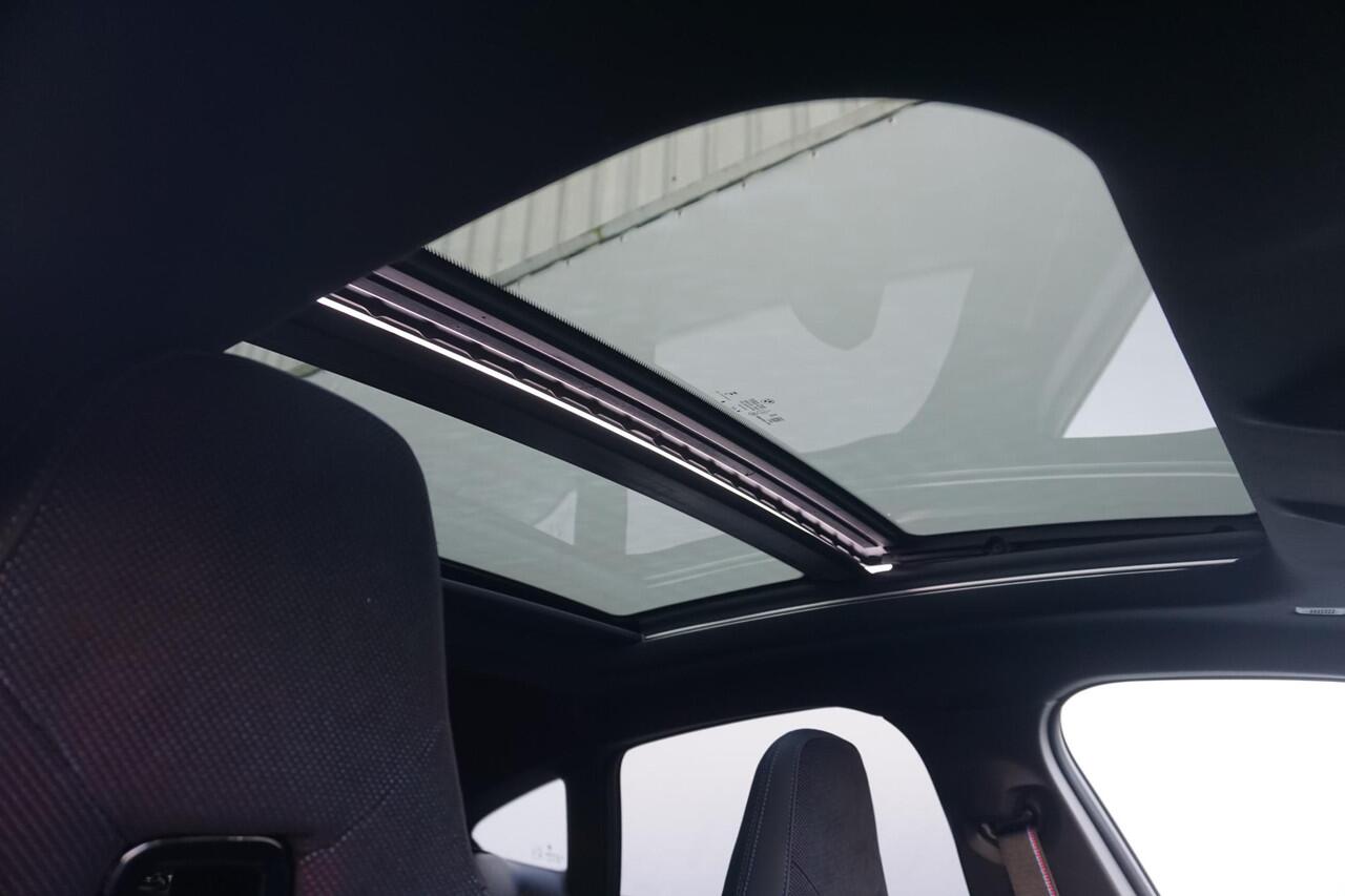 BMW 2-SERIE Gran Coupé 220 M Sportpakket Pro 19'' | Panoramadak | Harman Kardon | Head-Up Display | Driving Assistant Plus | Ekris Selection