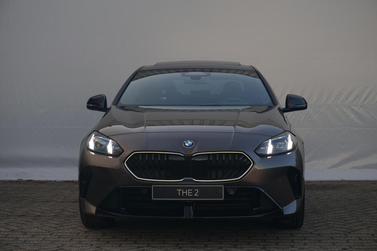 BMW 2-SERIE Gran Coupé 220 M Sportpakket Pro 19'' | Panoramadak | Harman Kardon | Head-Up Display | Driving Assistant Plus | Ekris Selection