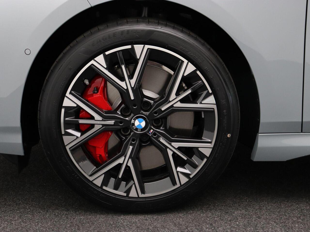 BMW 2-SERIE Gran Coupé 220 M Sportpakket Pro | Panoramadak | Harman Kardon | Parkeercamera | 18"