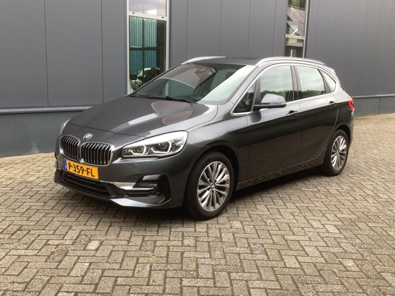 BMW 2-SERIE ACTIVE TOUR. 218i AUT. Business Edition Plus I panorama I leder