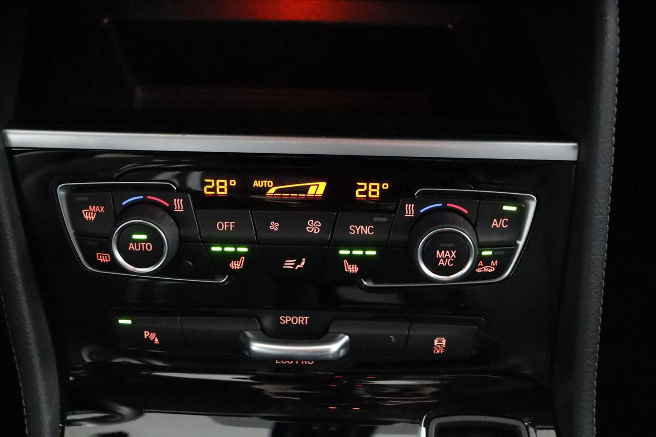 BMW 2-SERIE GRAN TOURER 216i Executive | Cruise Control | Verwarmde voorstoelen | Park Distance Control voor/achter | Sportstoelen voor |