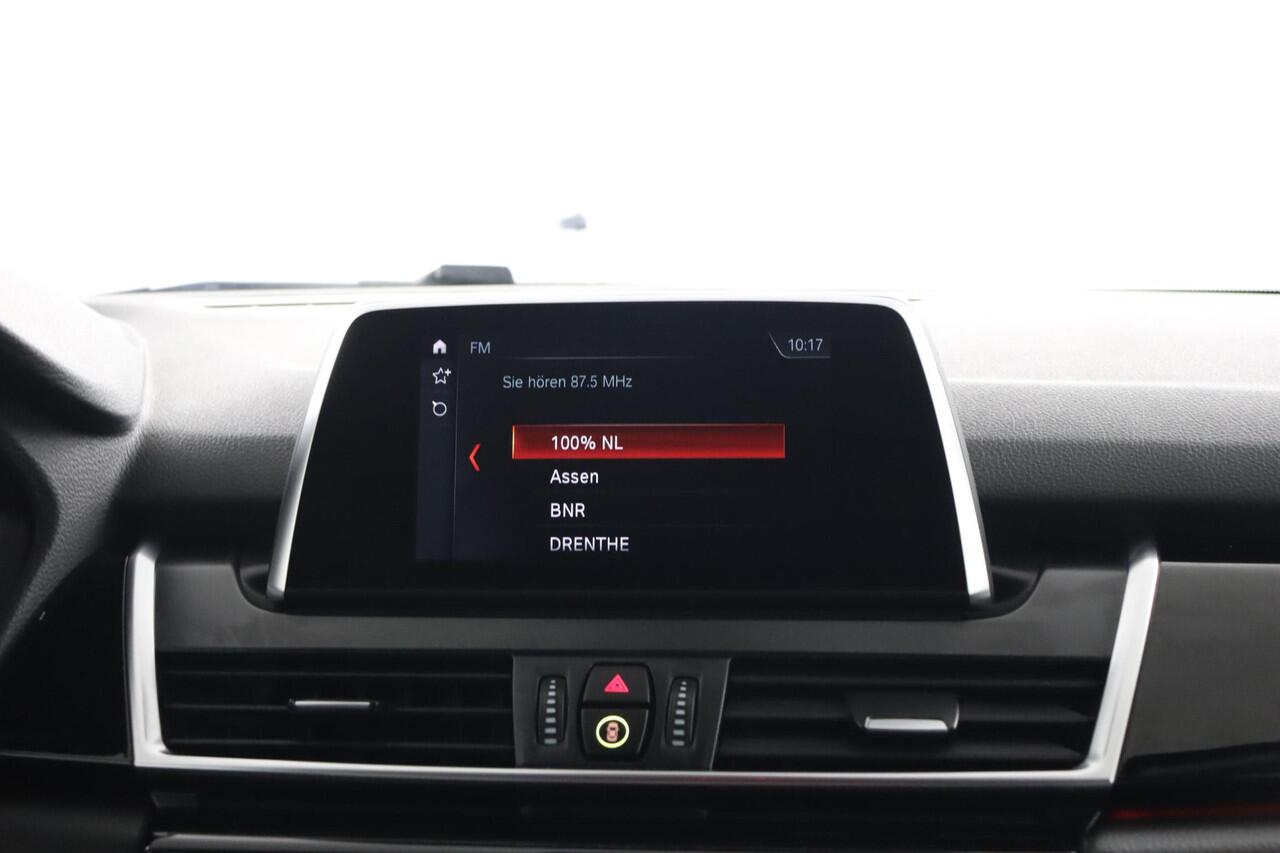 BMW 2-SERIE GRAN TOURER 216i Executive | Cruise Control | Verwarmde voorstoelen | Park Distance Control voor/achter | Sportstoelen voor |