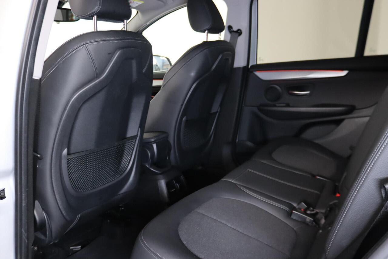 BMW 2-SERIE GRAN TOURER 218i Sportline 7-Persoons Trekhaak, Head Up, Navigatie,