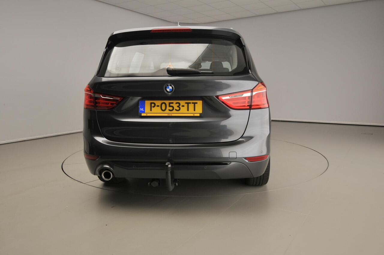 BMW 2-SERIE GRAN TOURER 216i 7p. | LED | HUD | Trekhaak | Derde zitrij | Sportstoelen | DAB | Hifi speakers | Alu 17 inch