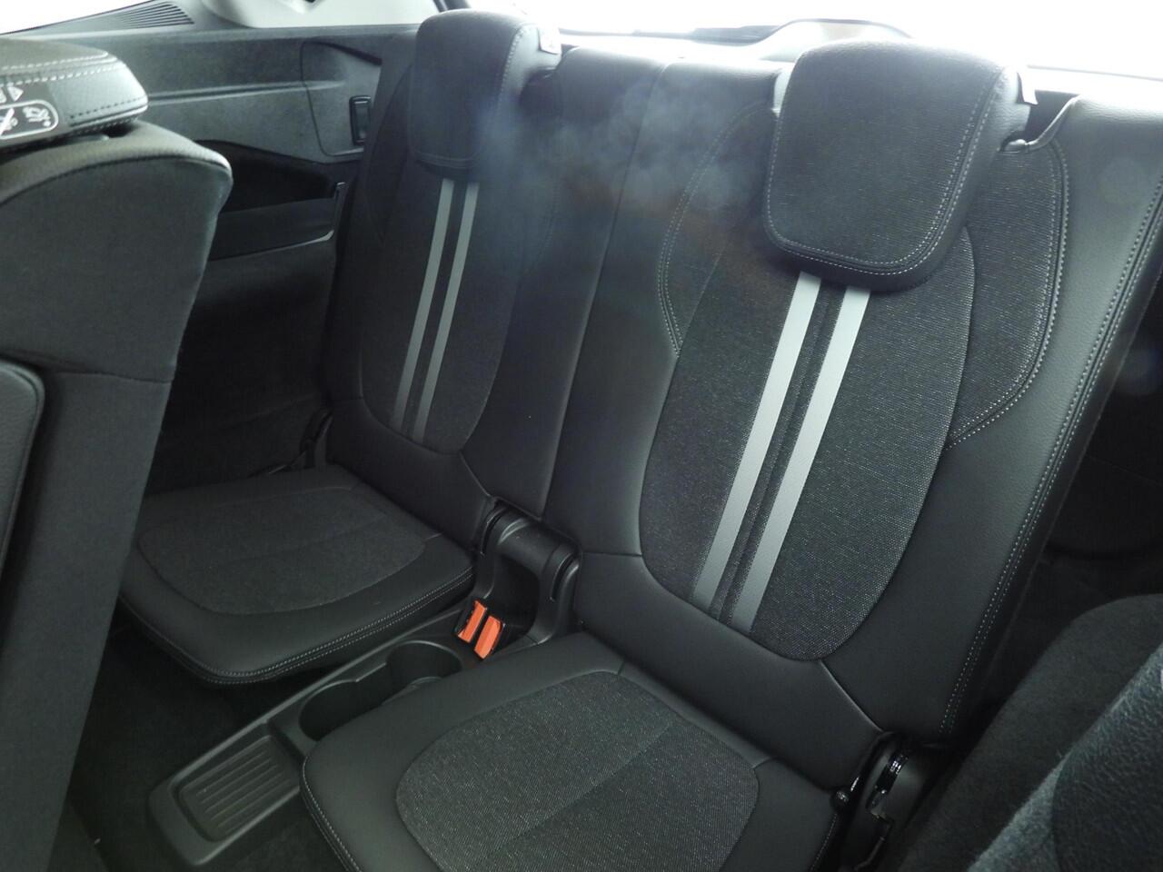 BMW 2-SERIE GRAN TOURER 216i 7p. | LED | HUD | Trekhaak | Derde zitrij | Sportstoelen | DAB | Hifi speakers | Alu 17 inch