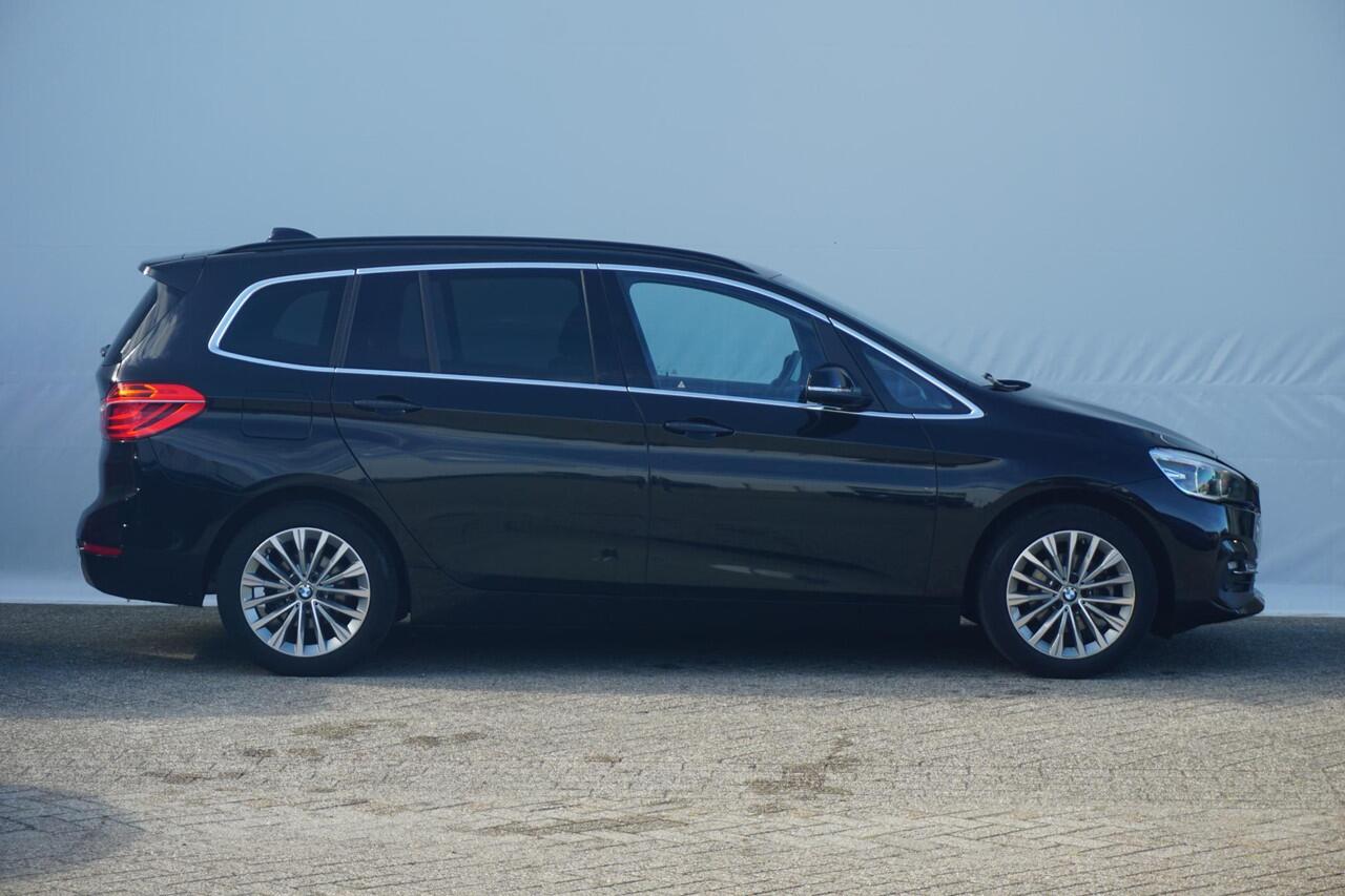 BMW 2-SERIE GRAN TOURER 216i High Executive Luxury Line 17'' / Trekhaak / Derde zitrij / Head-Up Display