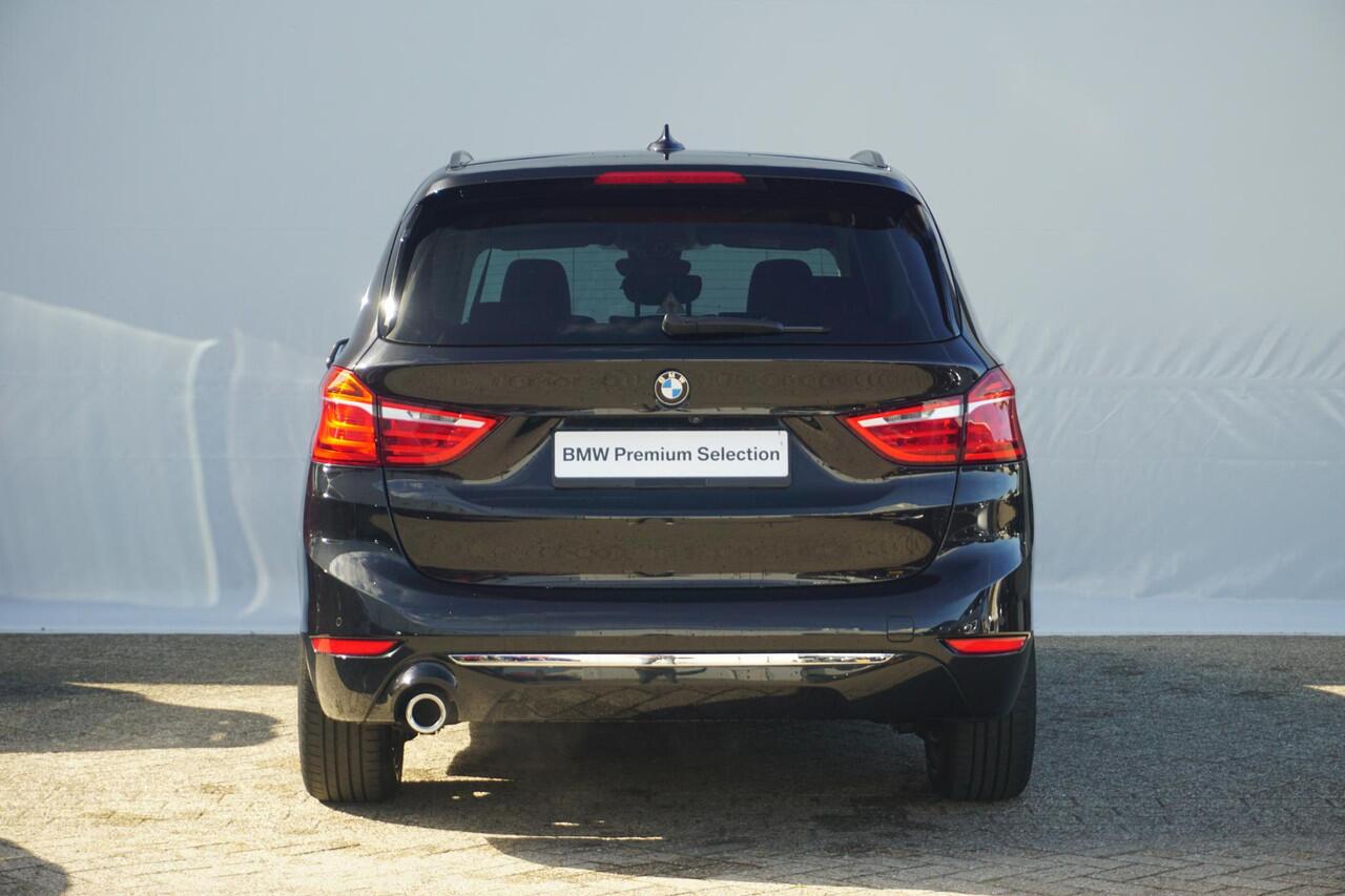 BMW 2-SERIE GRAN TOURER 216i High Executive Luxury Line 17'' / Trekhaak / Derde zitrij / Head-Up Display