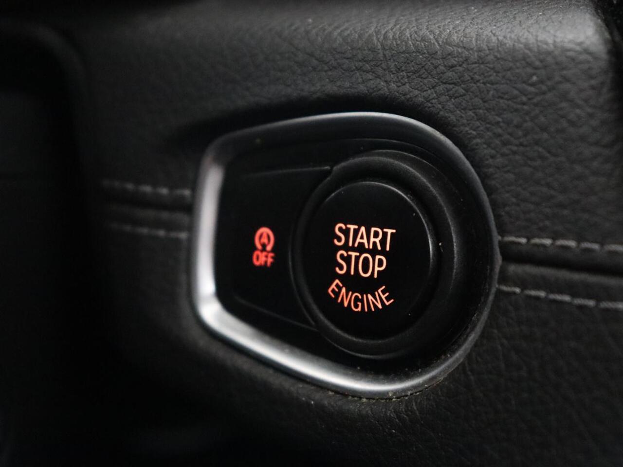 BMW 2-SERIE GRAN TOURER 218i High Executive 7-persoons | Sport Line | Head-Up | Trekhaak | Sportstoelen | Full LED | Navigatie | Climate control | Parkeerhulp | Cruise control