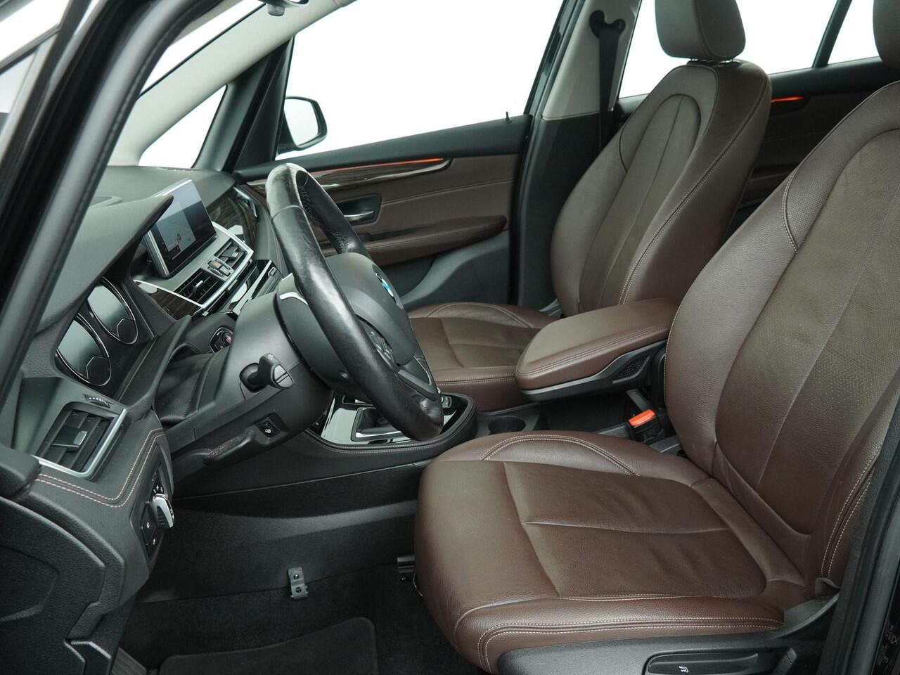 BMW 2-SERIE GRAN TOURER 220i 7p. Executive Edition | Luxury line | Safety Pack | Trekhaak |