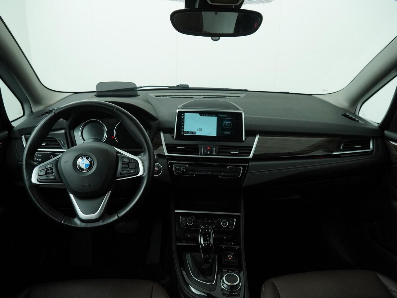 BMW 2-SERIE GRAN TOURER 220i 7p. Executive Edition | Luxury line | Safety Pack | Trekhaak |