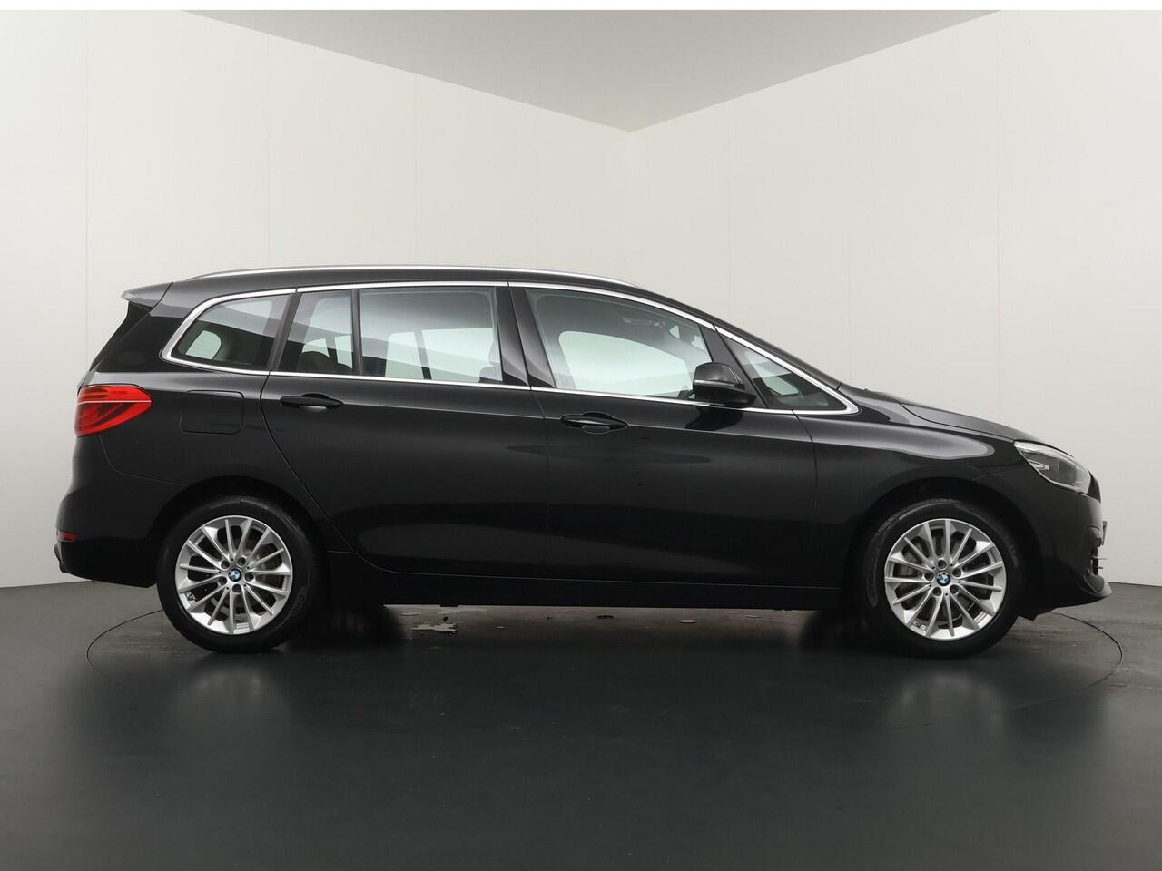 BMW 2-SERIE GRAN TOURER 220i 7p. Executive Edition | Luxury line | Safety Pack | Trekhaak |