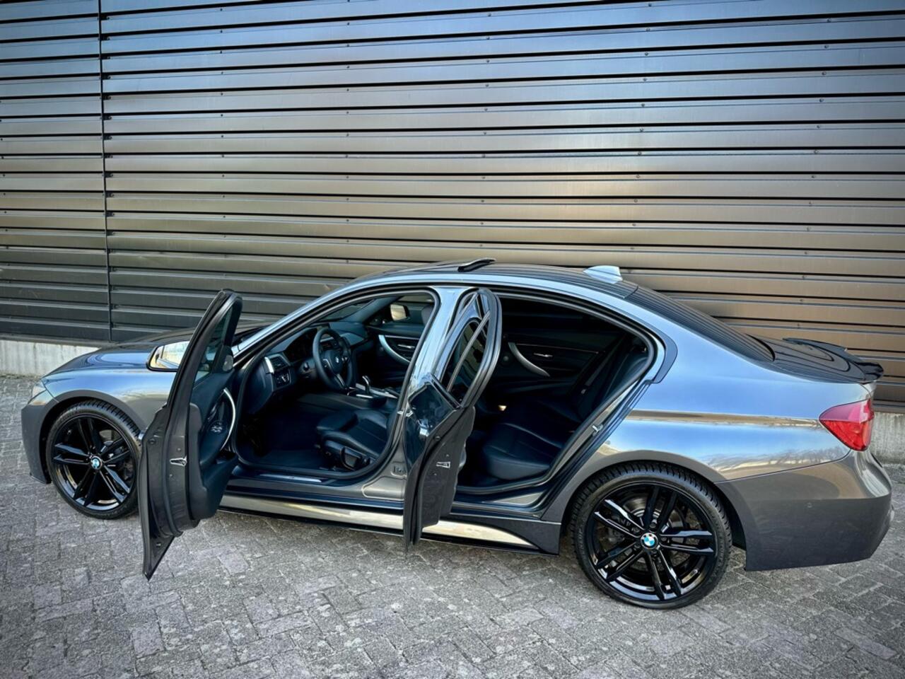 BMW 3-SERIE 320i M-PERFORMANCE DAK|VIRTUAL|HK|CAMERA|CARPLAY