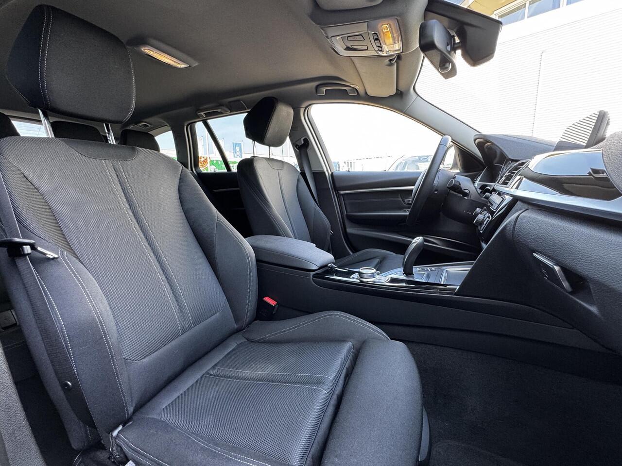 BMW 3-SERIE Touring 320i xDrive High Executive