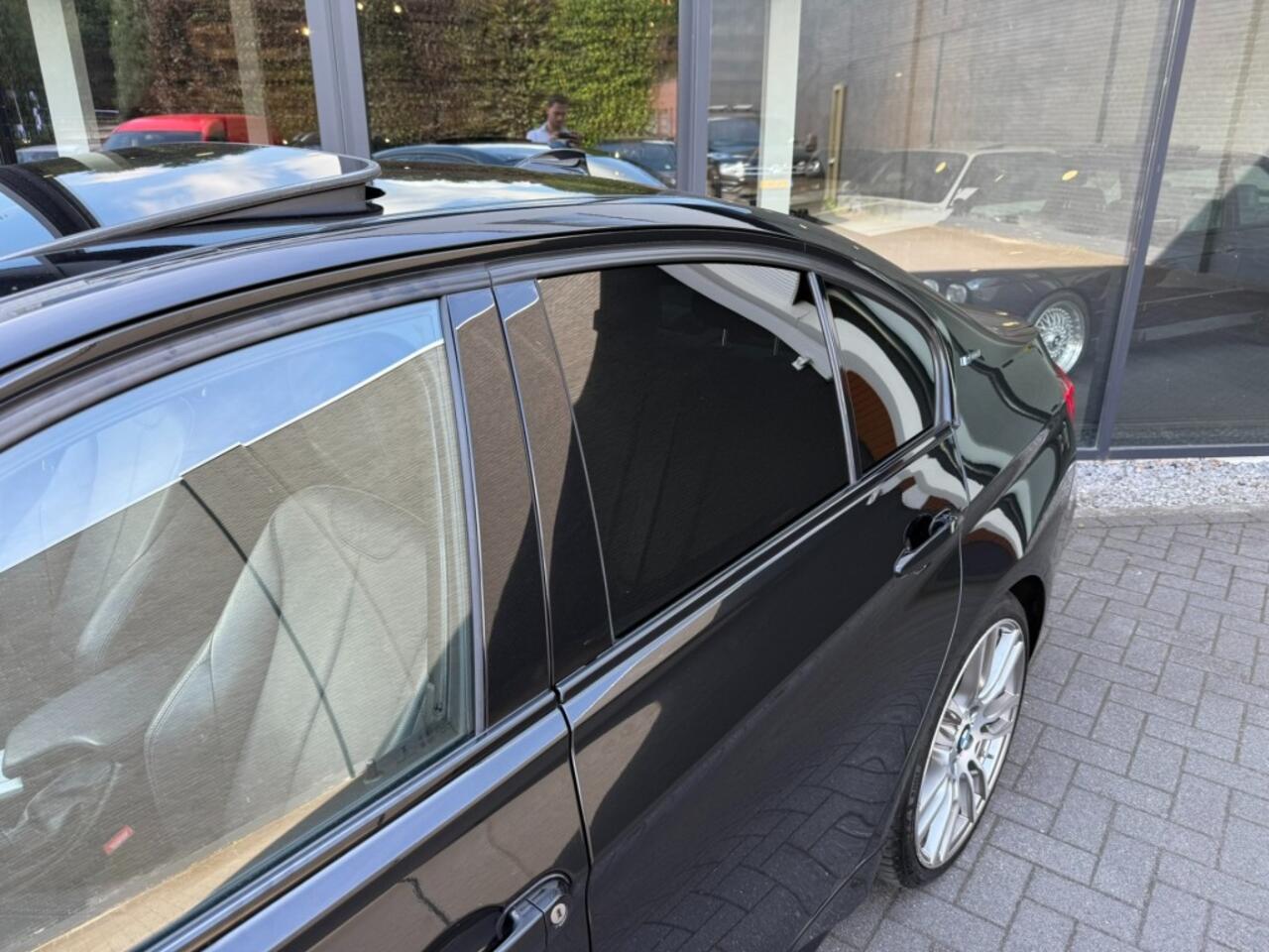 BMW 3-SERIE 330e M-Sport,Schuifdak,Leer,LED,Lane Ass.,NaviPro,Clima,Dealer OH