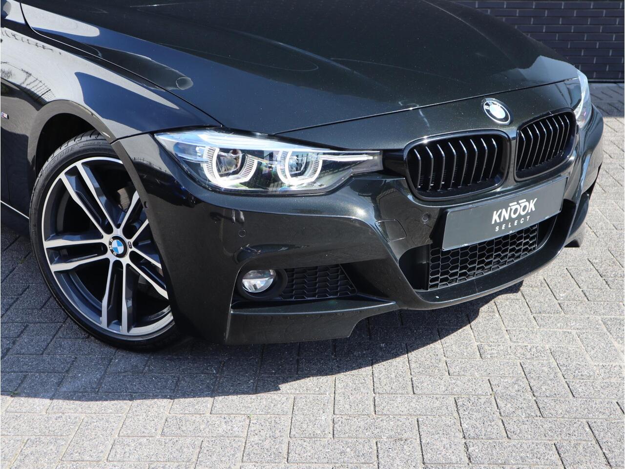 BMW 3-SERIE Touring 320i Edition M Sport Shadow Executive Panodak / Camera / Sportleder