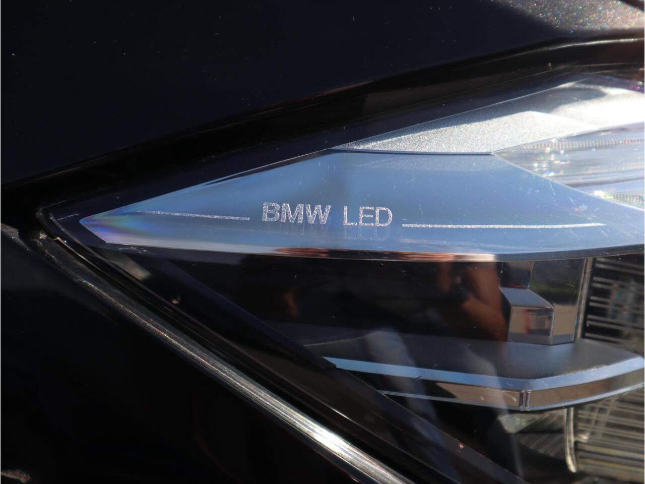 BMW 3-SERIE Touring 320i Edition M Sport Shadow Executive Panodak / Camera / Sportleder