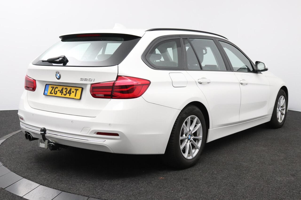 BMW 3-SERIE Touring 320i Executive | 184 PK | Automaat | Stoelverwarming | Trekhaak | Elektrische Achterklep |