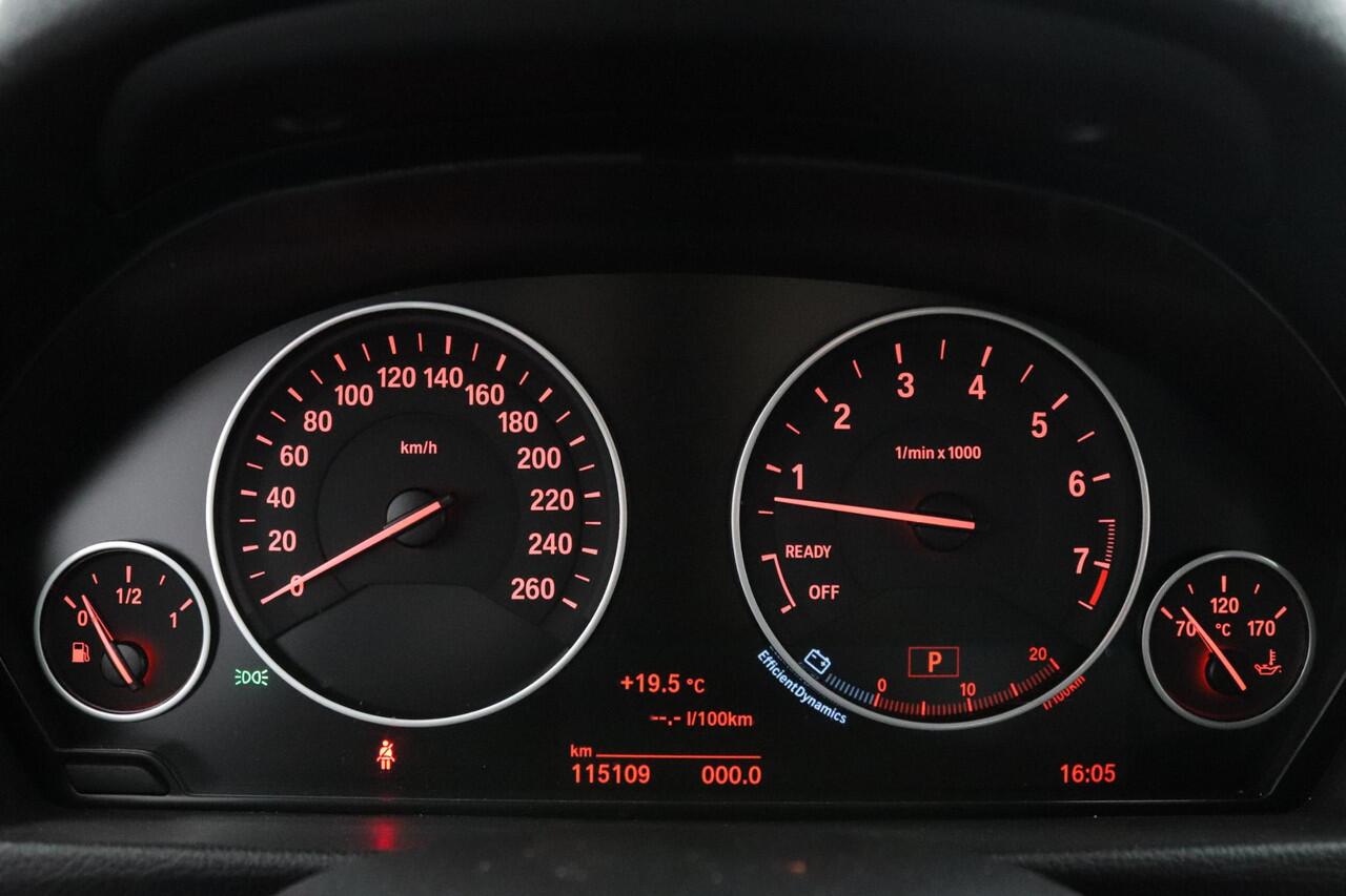 BMW 3-SERIE Touring 320i Executive | 184 PK | Automaat | Stoelverwarming | Trekhaak | Elektrische Achterklep |