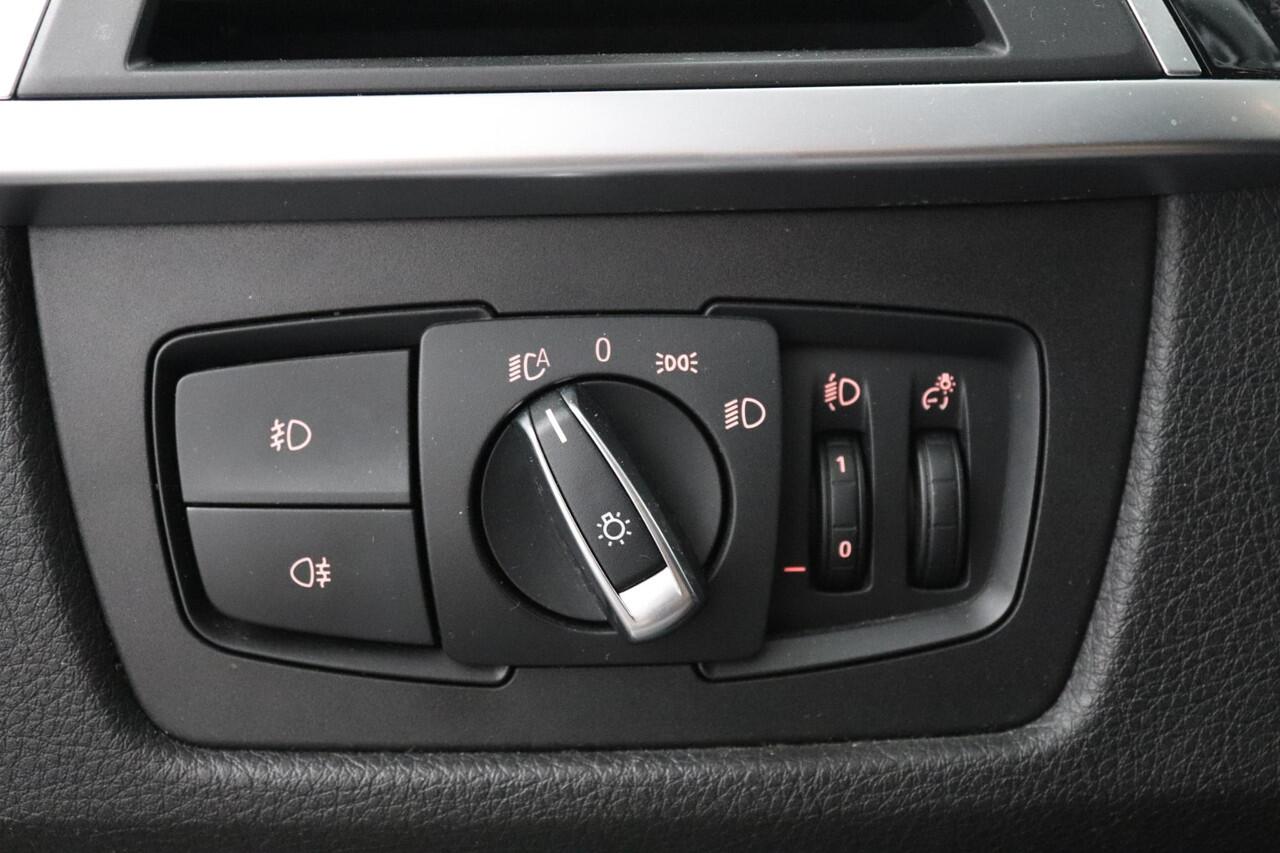 BMW 3-SERIE Touring 320i Executive | 184 PK | Automaat | Stoelverwarming | Trekhaak | Elektrische Achterklep |