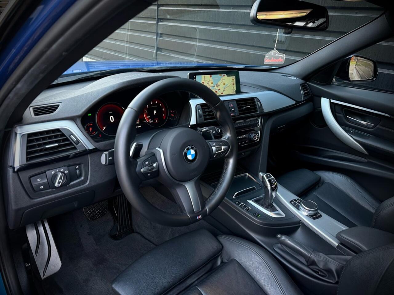 BMW 3-SERIE 320i M-SPORT PANO|VIRTUAL|SPORTLEER|HiFi