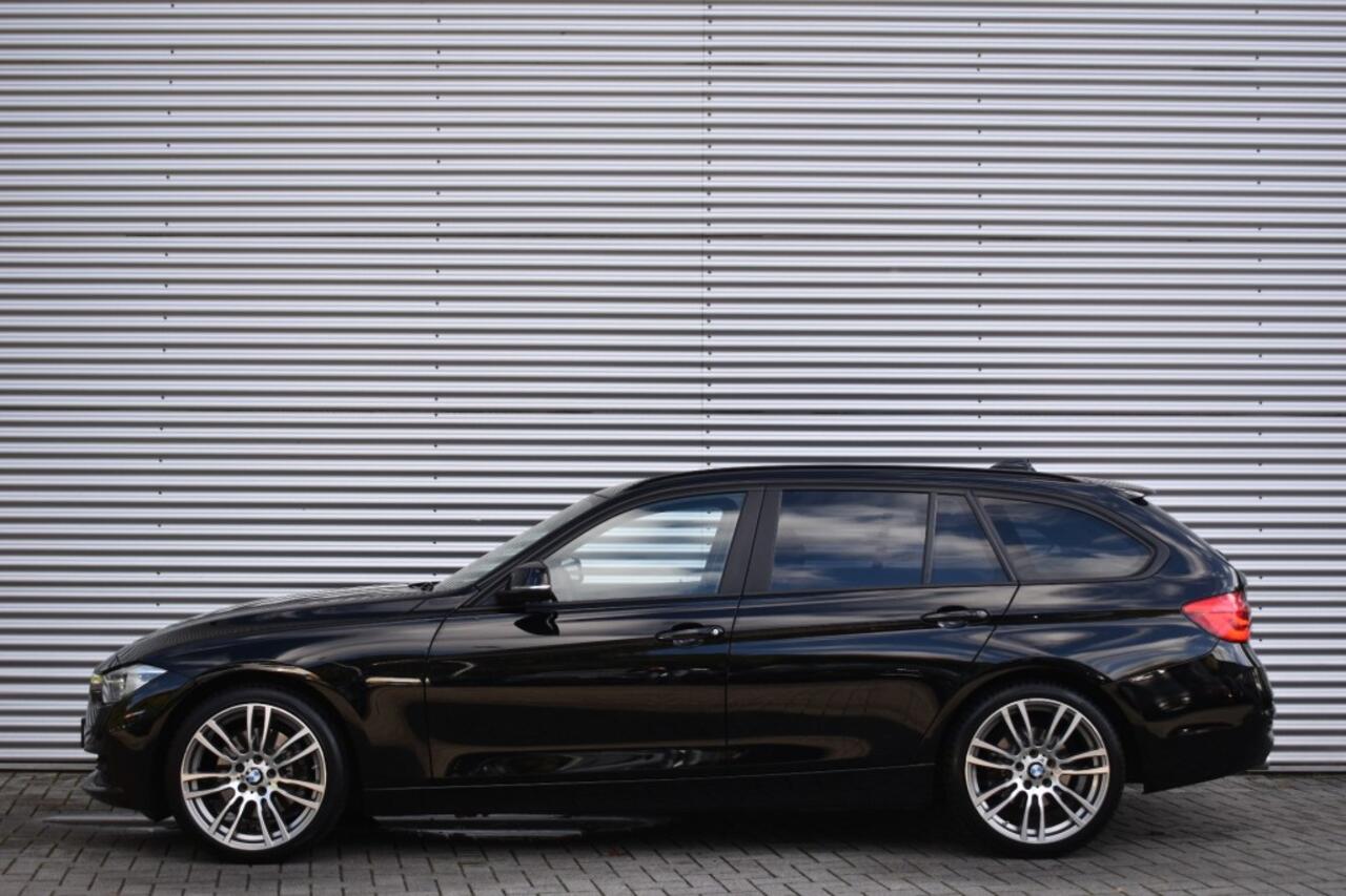 BMW 3-SERIE 330I AUT. TOURING LUXURY EDITION / LED PAKKET / EL. A-KLEP / EL. TREKH.