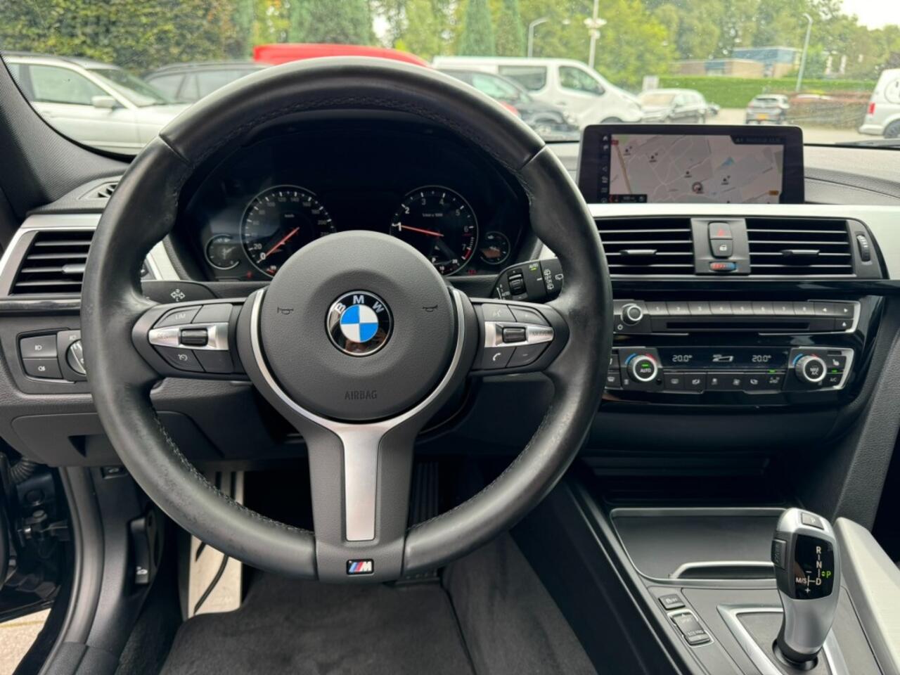 BMW 3-SERIE 318i M-Sport,Leer,LED,NaviPro,Clima,Stoelverw,Cruise,Dealer OH,P