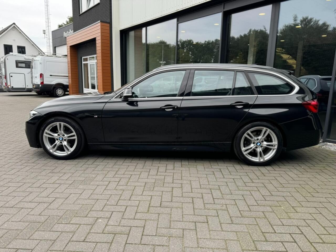 BMW 3-SERIE 318i M-Sport,Leer,LED,NaviPro,Clima,Stoelverw,Cruise,Dealer OH,P