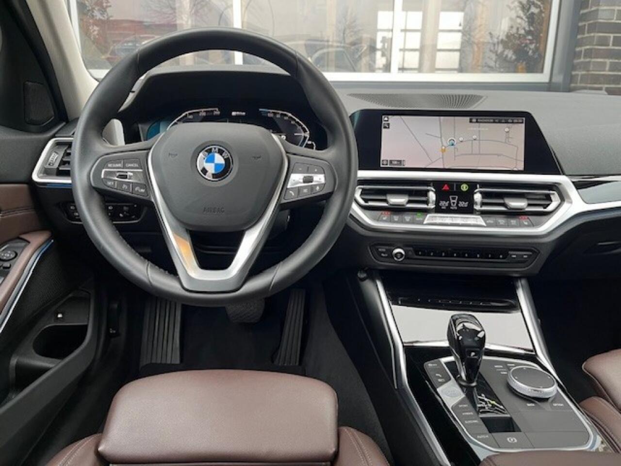 BMW 3-SERIE 330E 252PK SPORTLINE - LEDER - ORG. NL. - STOELVERW.