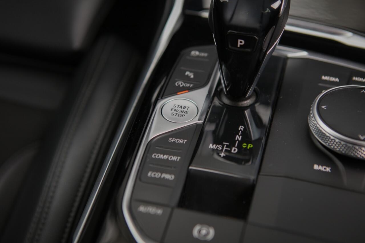 BMW 3-SERIE 320i High Executive