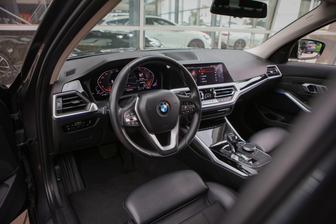 BMW 3-SERIE 320i High Executive