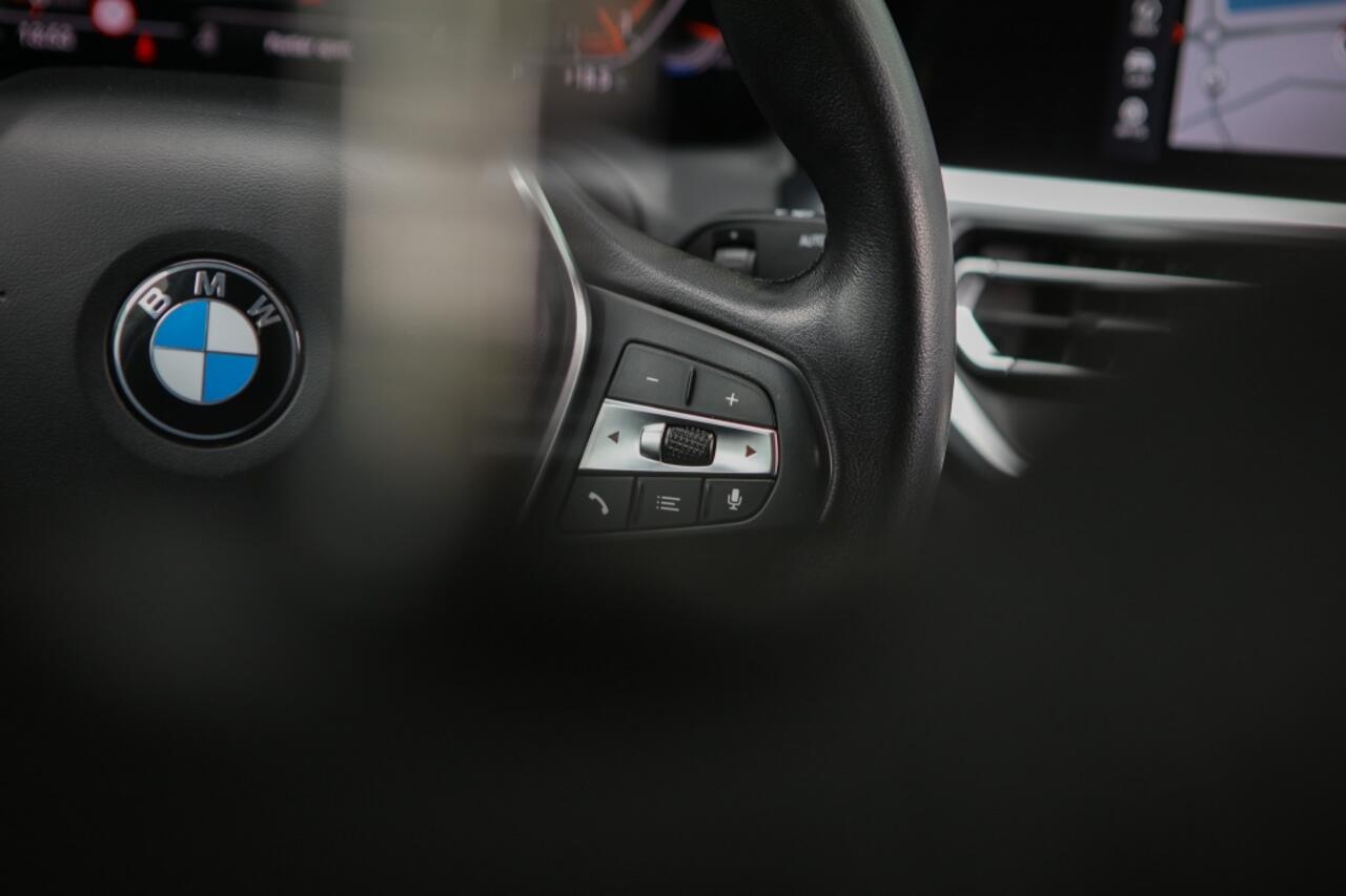 BMW 3-SERIE 320i High Executive