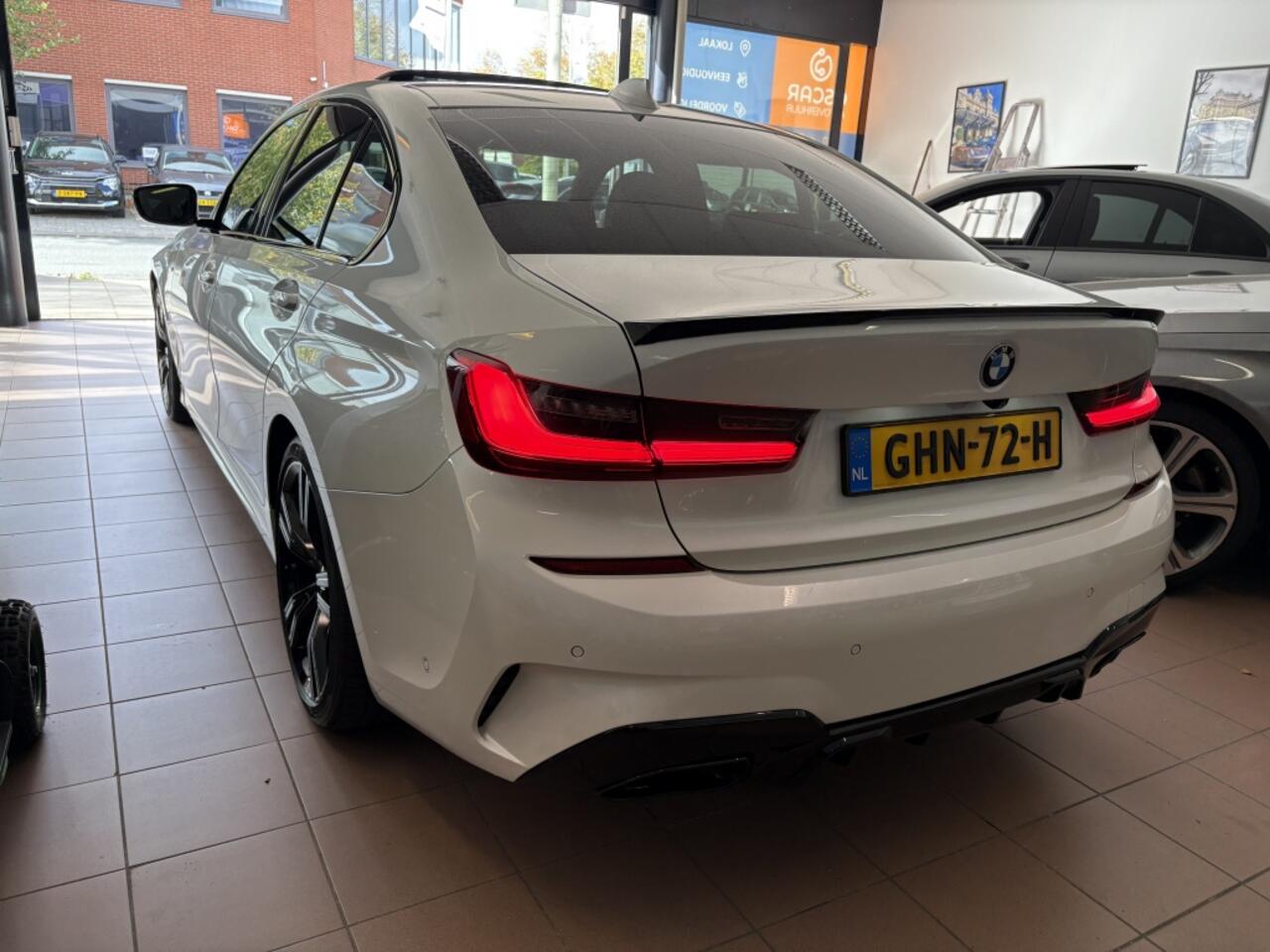 BMW 3-SERIE 330i/ head-up /keyless entry/M-Sport