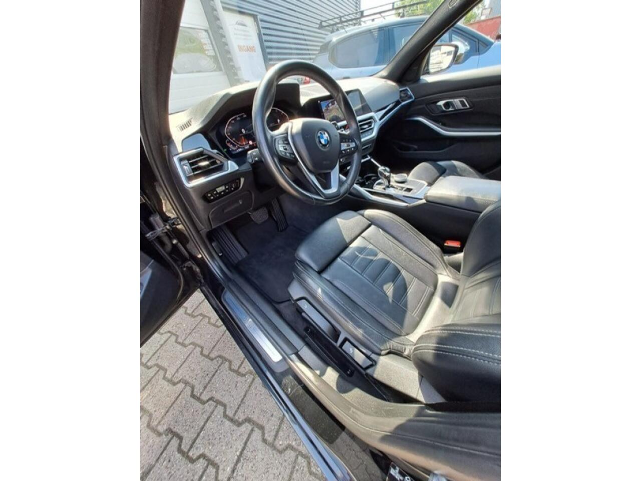 BMW 3-SERIE 330I HIGH EXE. ED.