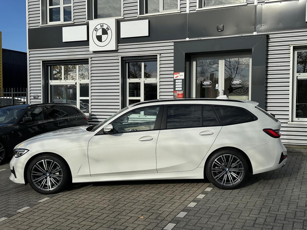 BMW 3-SERIE Touring 330i High Executive Edition Incl, Garantie en Aflevering rijklaar!!