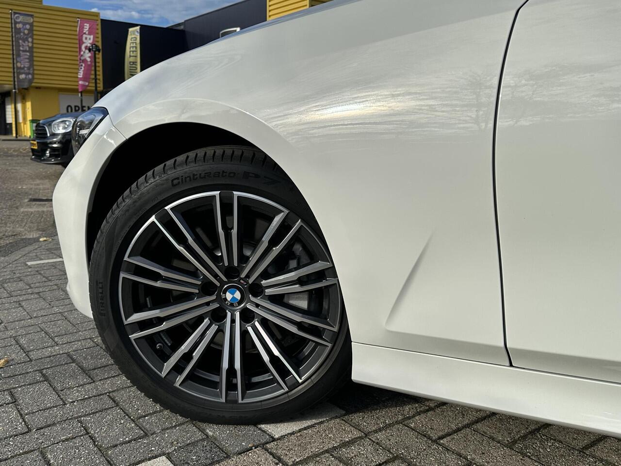 BMW 3-SERIE Touring 330i High Executive Edition Incl, Garantie en Aflevering rijklaar!!