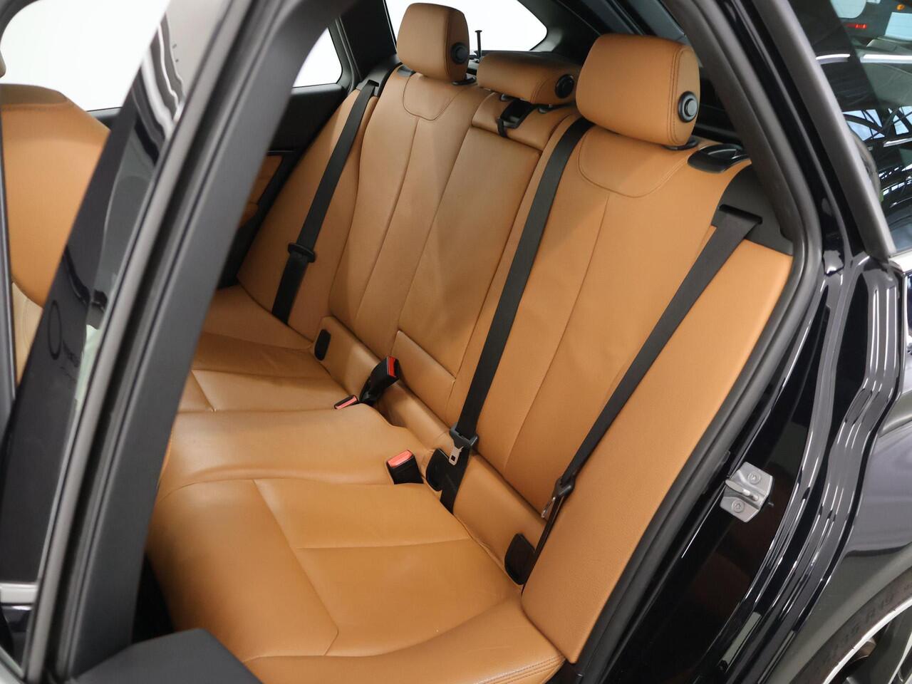 BMW 3-SERIE Touring 320i M Sport Edition | Panoramadak | Stoel/Stuurverwarming | Navigatie | Parkeersensoren | Elektr. Achterklep |