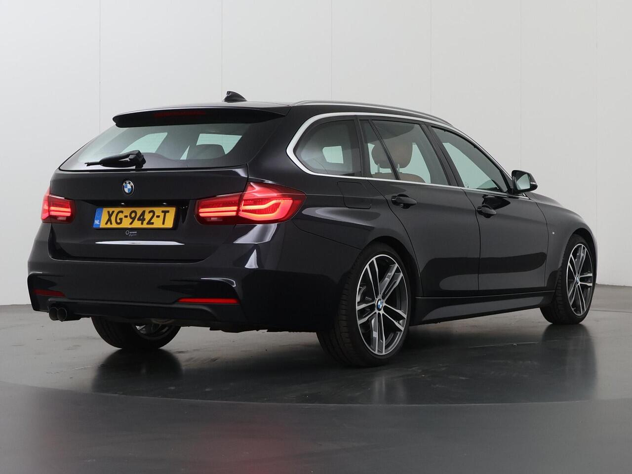 BMW 3-SERIE Touring 320i M Sport Edition | Panoramadak | Stoel/Stuurverwarming | Navigatie | Parkeersensoren | Elektr. Achterklep |
