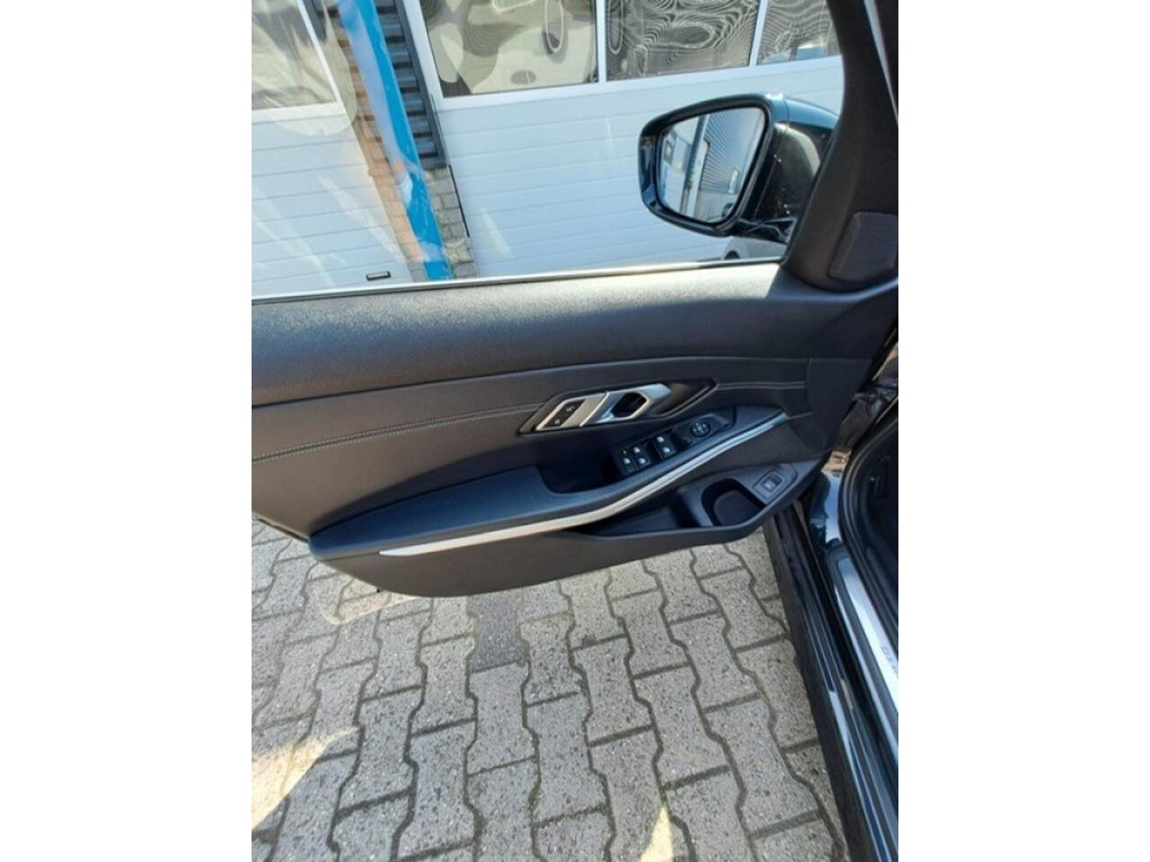 BMW 3-SERIE 330I HIGH EXE. ED.